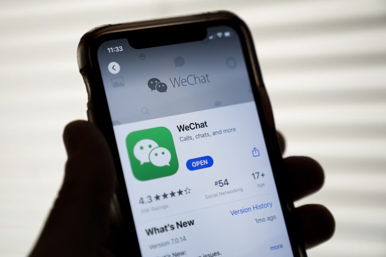 In this photo illustration, the WeChat app is displayed in the App Store on an Apple iPhone on August 7, 2020 in Washington, DC. (Image: Drew Angerer/Getty Images)