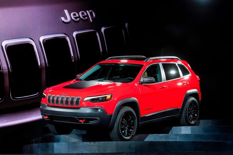 2019-Jeep-Cherokee