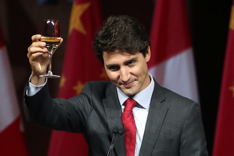 Canadian Prime Minister Justin Trudeau toasts during the State dinner with Chinese Premier Li Keqiang at the Museum of History in Gatineau, Quebec, September 22, 2016. The Trudeau government is scrambling to defuse a scandal involving Qiu Xiangguo, Cheng Keding, and their band of Chinese student researchers who were escorted out of the Winnipeg National Microbiology Laboratory in Winnipeg, Canada’s biosecurity level 4 laboratory, after shipping 30 vials of 15 different pathogens to mainland China.