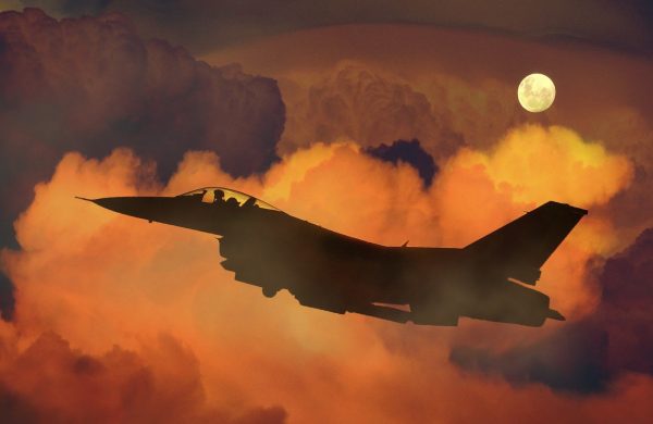F-16V-fighter-jet_stock_red-moon