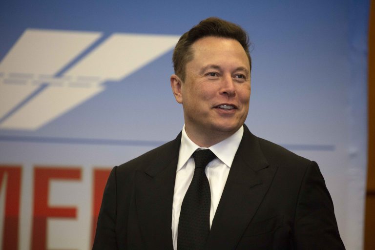 Elon-Musk-Uses-Twitter-Poll-to-Decided-to-Sell 10-percent-of-his-Tesla-stock-Getty-Images-1215628293