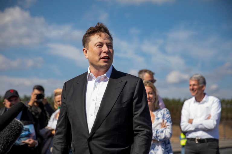 Elon-Musk-sells-3.5-million-shares-of-tesla-in-volitile-week-of-trading-Getty-images-1270402342