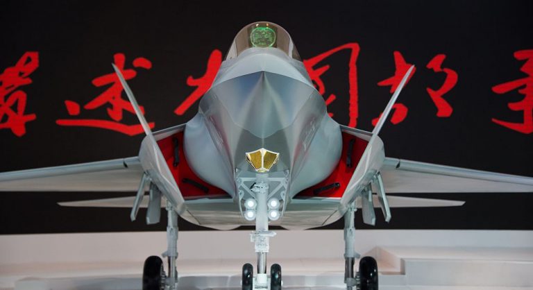 J-31-stealth-fighter-AVIC-Airshow -China- Getty-Images-458834352