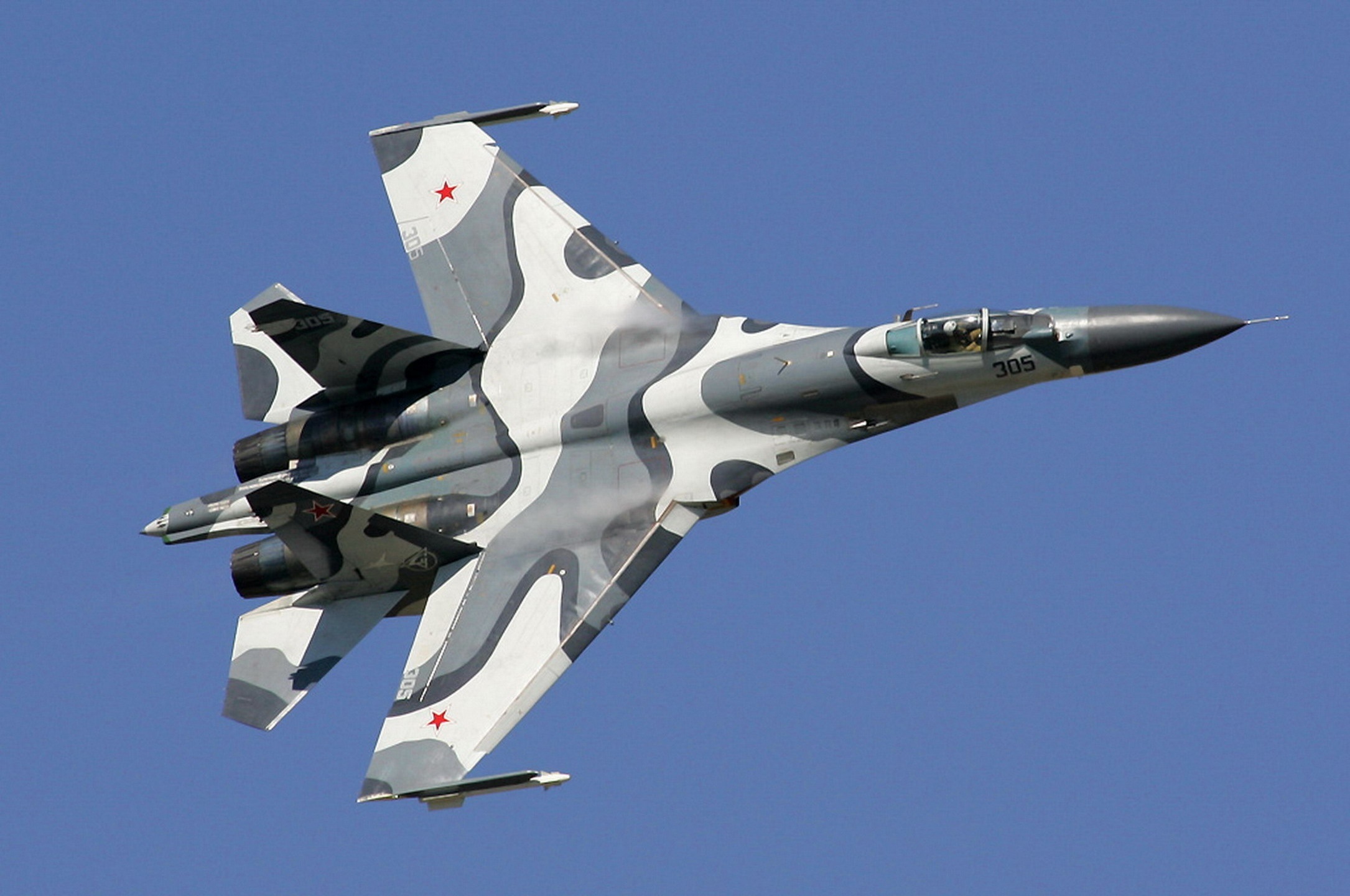 Sukhoi_Su-27SKM_at_MAKS-2005_airshow