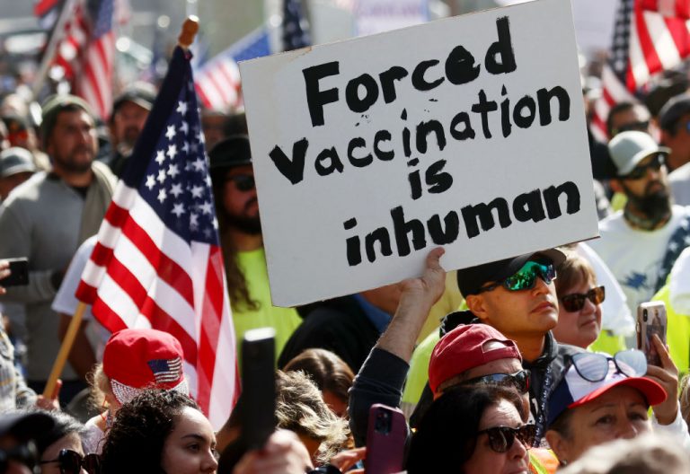 californian-vaccine-mandate-citizens-protest-Getty-Images-1352165517