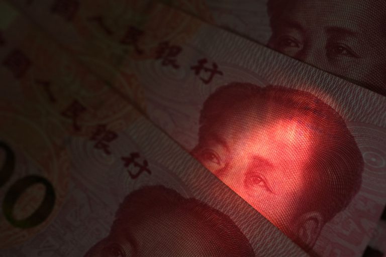 One hundred Chinese yuan banknotes.
