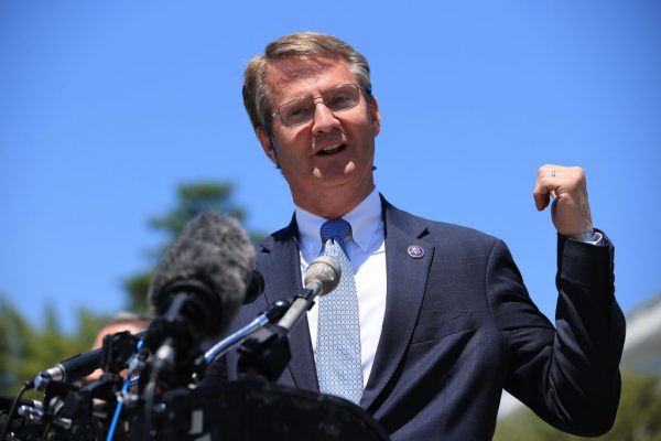 UFO-UAO-Tim-Burchett-Demands-Transparency-Concerning-UPAs-Getty-Images-1318901081