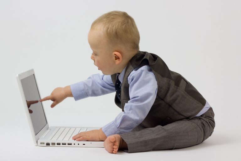 baby-uses-computer-autism-Flickr