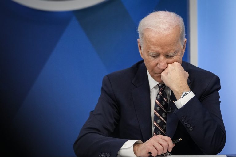 biden-pressing-economic-issues_event-feb22-2022_GettyImages-1238693338