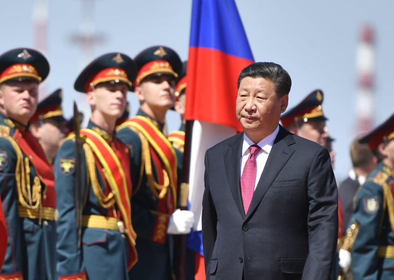 xi-walks-past-russia-honor-guard_detail_GettyImages-1148088900.jpg