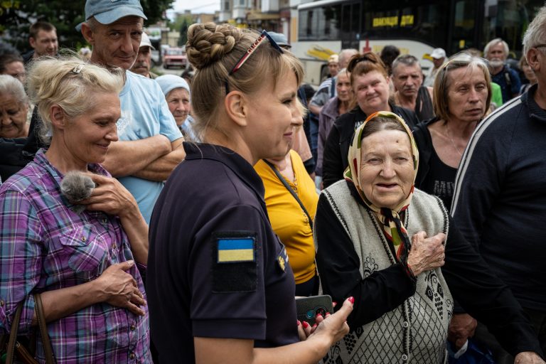 ukrainian-refugees-lysychansk_severodonetsk_donbass_russia_GettyImages-1405489020.jpg