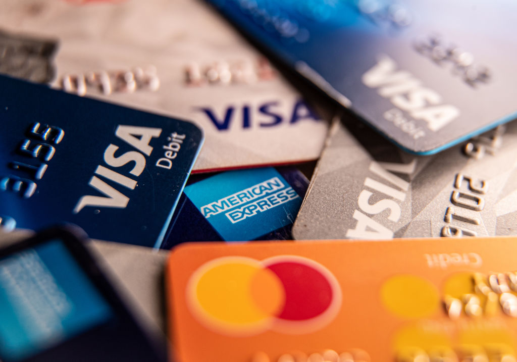 credit-card-debt-in-the-us-soars-by-the-largest-amount-in-over-20-years