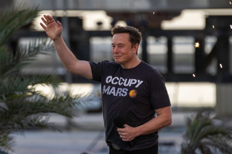 Elon-Musk-2022-midterm-elections-republicans-Getty-Images-1242720054