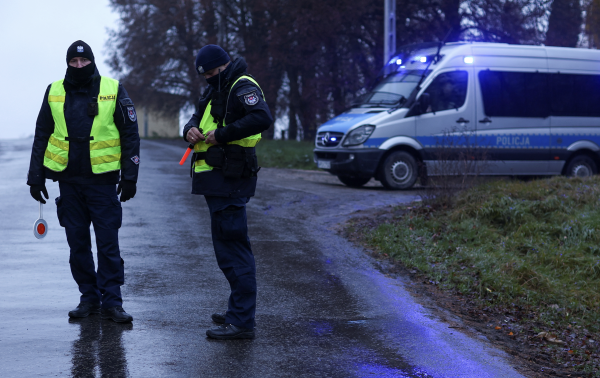 Police officers stand at a blockade after an explosion in Przewodow, a village in eastern Poland near the border with Ukraine, on November 16, 2022. (Image: Screenshot / REUTERS)