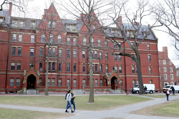 DOJ Probes Harvard Over China-Linked Scholarships That May Exclude US Students