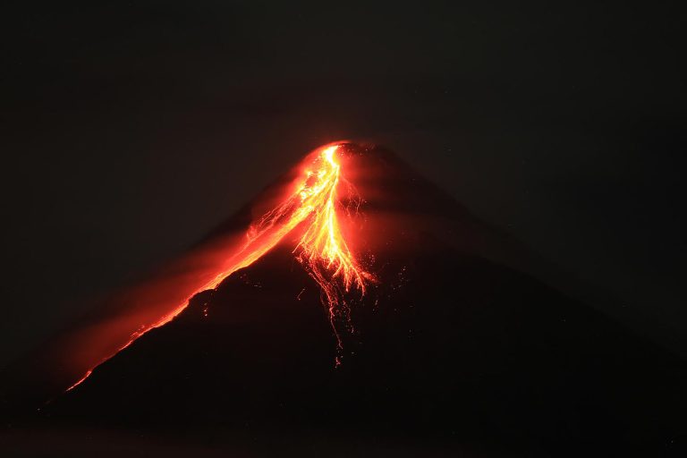 Volcano-Mayon-Philippines-evacuations-Getty-Images-1258611663
