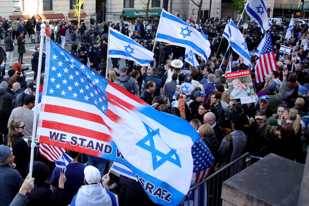 Media Battle Erupts Over Alleged Israeli Espionage Threat to US Amid Iran Talks