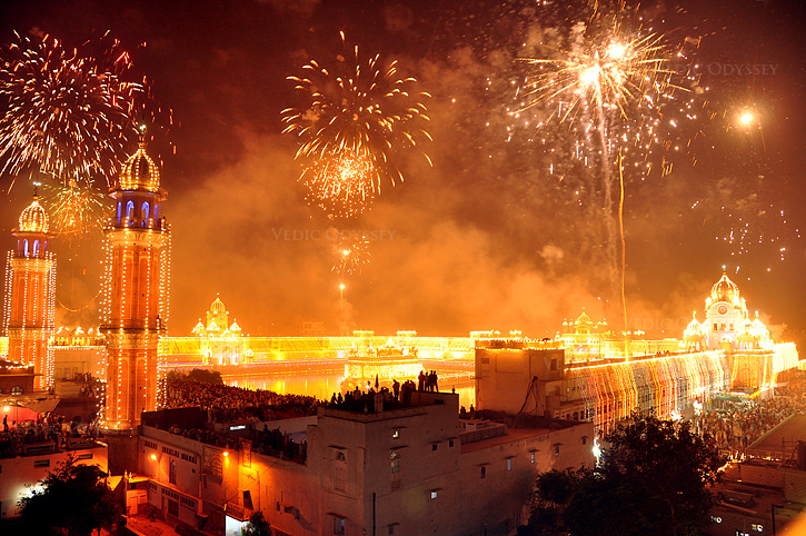 Diwali-Wikimedia-commons