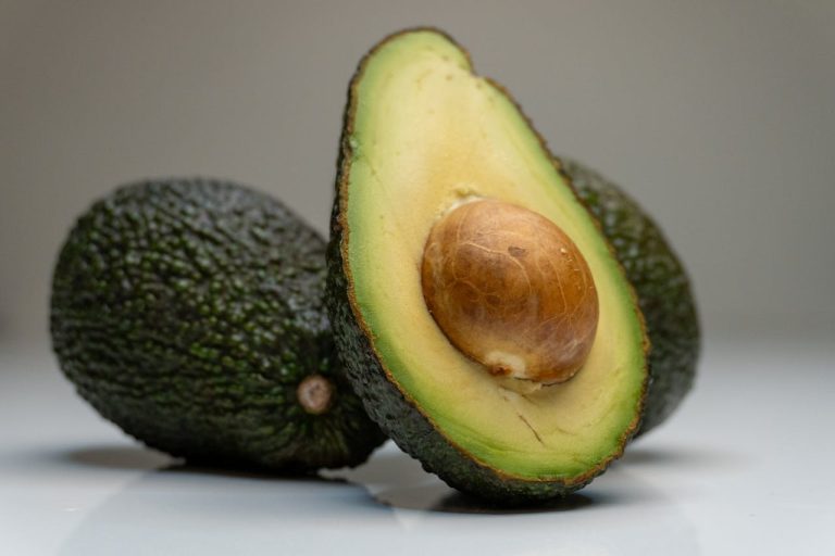 avocado-pits-pexels