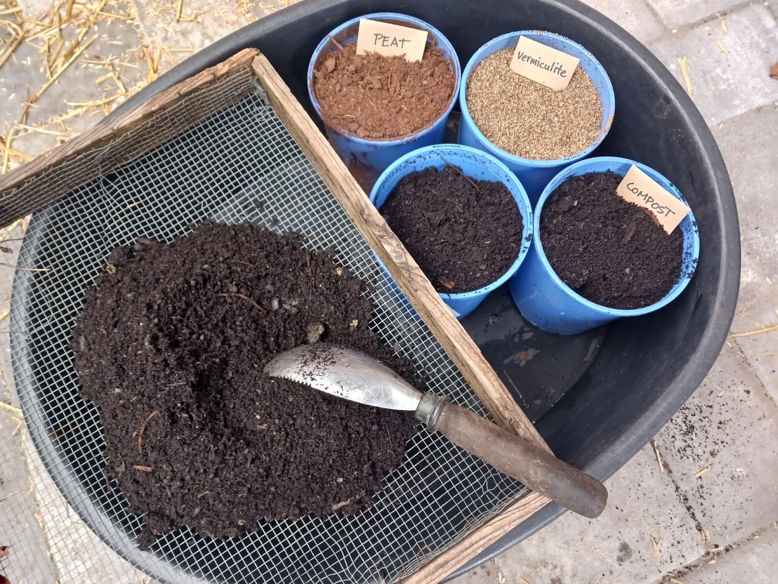 mixing-soil-Ila