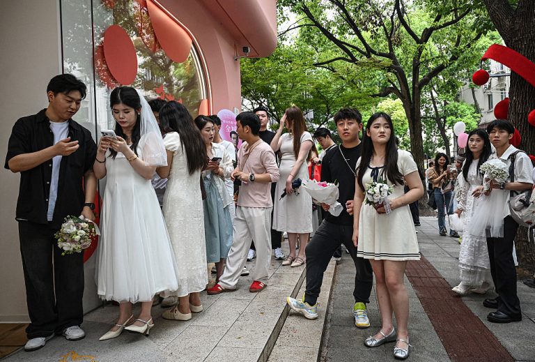 China's 'Roommate Marriages' Reflect Deepening Trust Crisis Among Young Couples